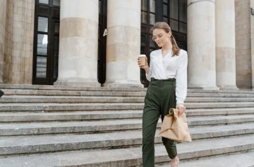 6 Essential Workwear Items for Day to Night Transition
