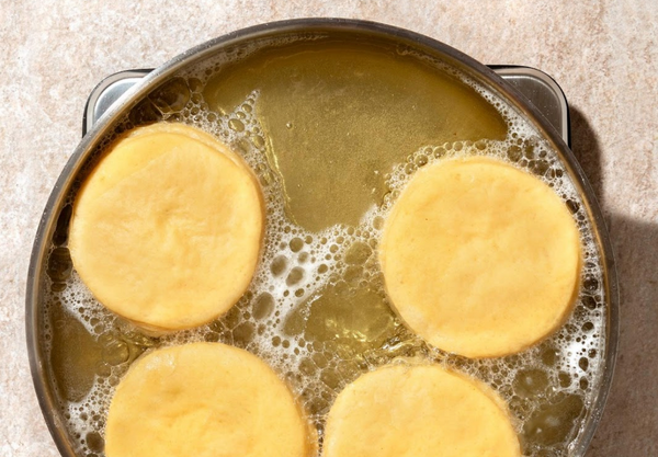 From Pan to Plate: A Guide to Choosing Cooking Oil