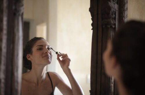 Integrating Lash Growth Mascara into Your Makeup Routine