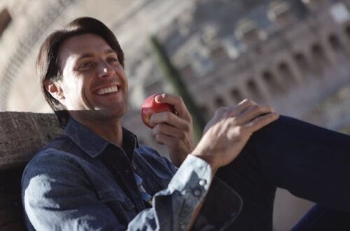 The Influence of Diet on Teeth Whitening: Nutrition and Your Smile